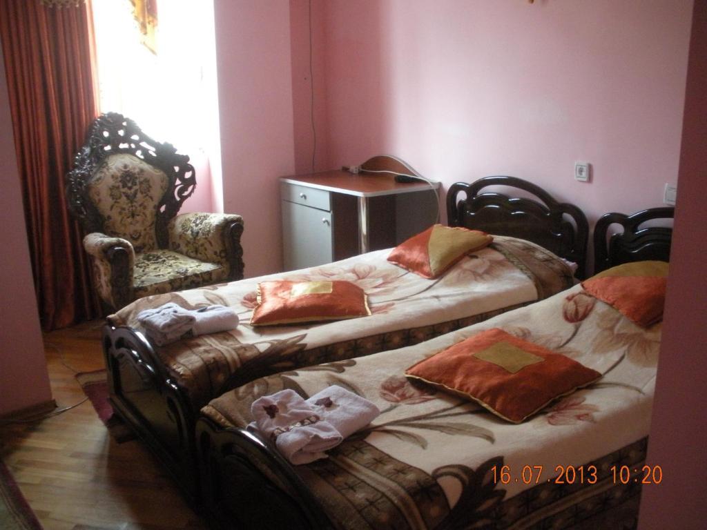 Edemi Hotel Кутаиси Стая снимка