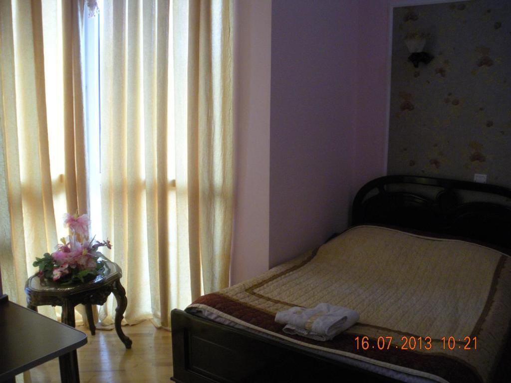 Edemi Hotel Кутаиси Екстериор снимка