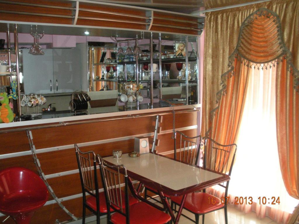 Edemi Hotel Кутаиси Стая снимка