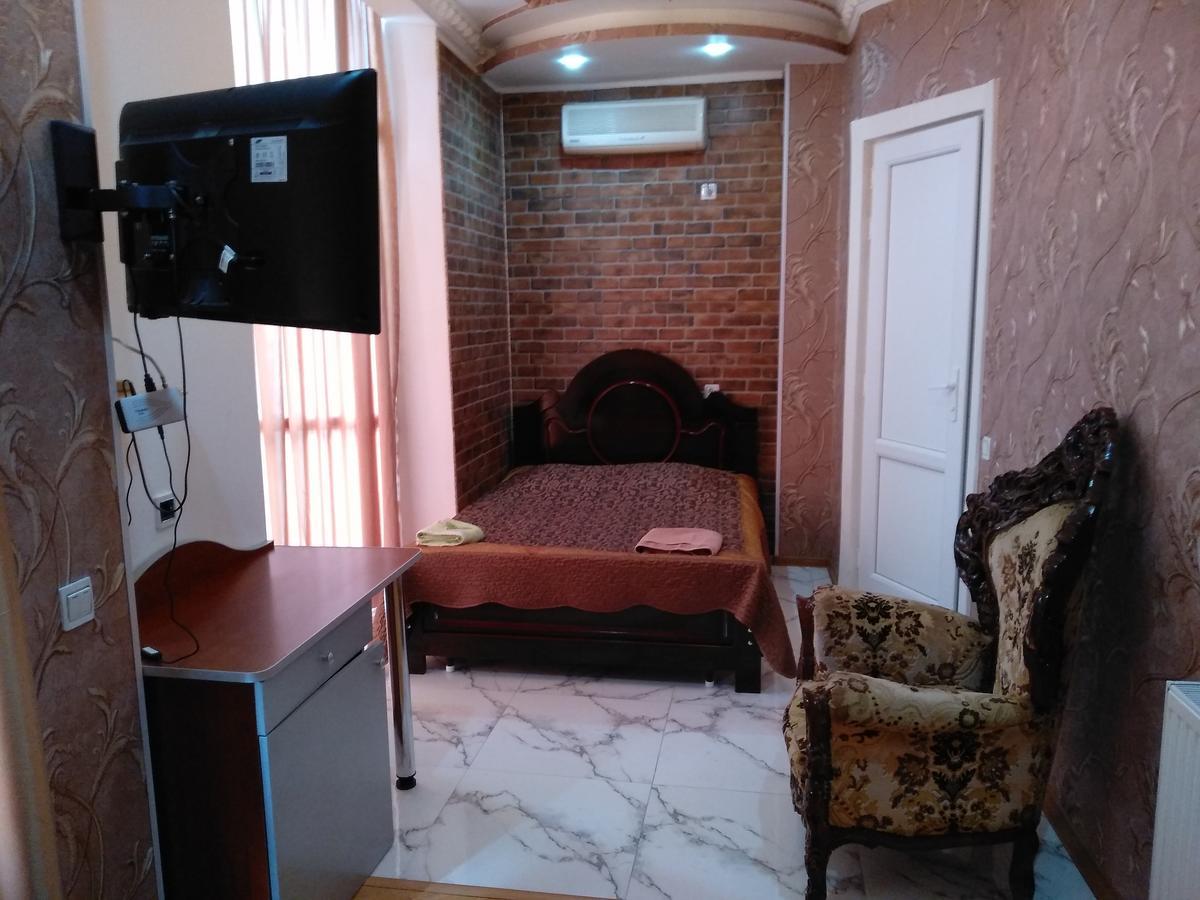 Edemi Hotel Кутаиси Екстериор снимка